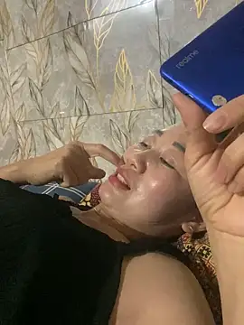 Linda-babyy webcam