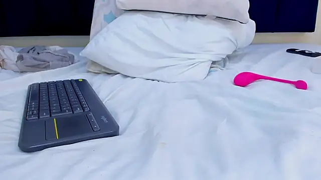 mayaevansmg webcam