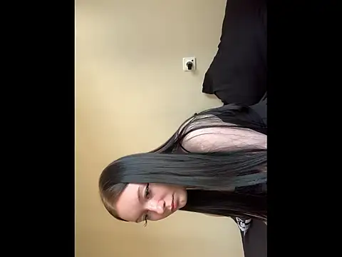 Naomi_Lanee