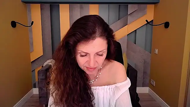 EllaLong webcam