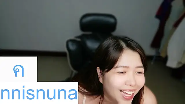 nunanunanuna webcam