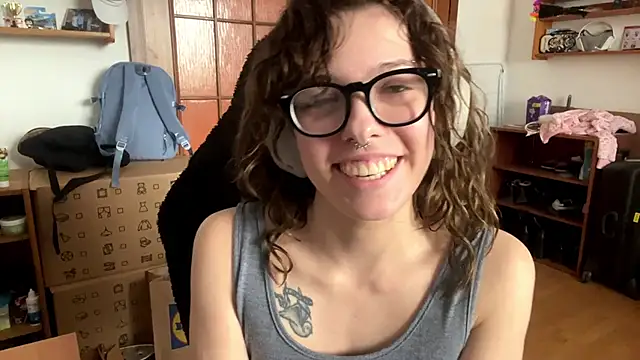 PillowPeachX webcam