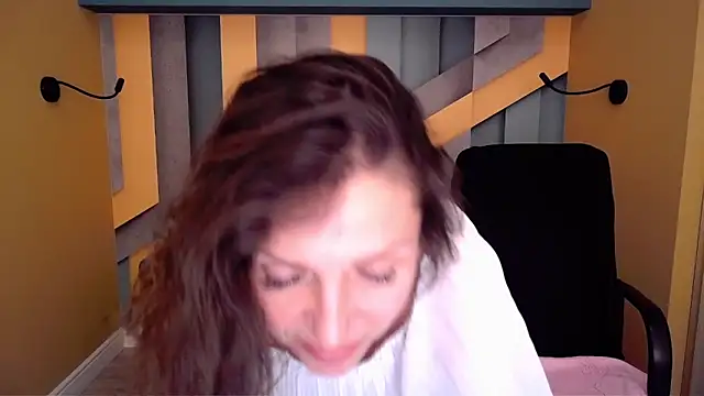 EllaLong webcam