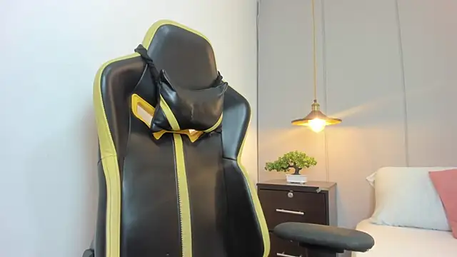 kira_relish webcam