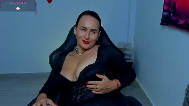 Sara_Charmy webcam