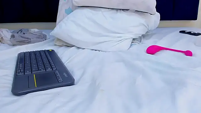 mayaevansmg webcam