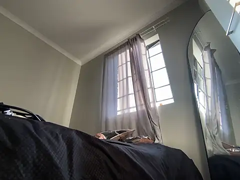 MissLola27 webcam