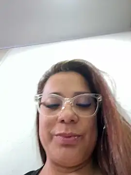 Pretty__Milf webcam