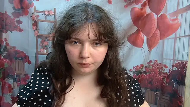 NeonilaLisova webcam