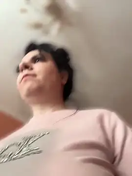 HellaReousx webcam