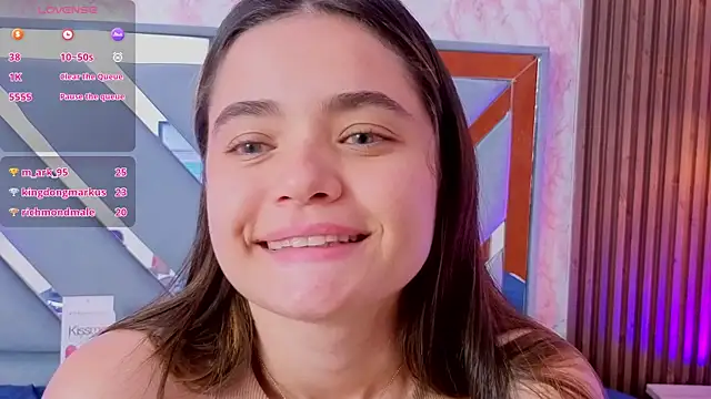 LittleeSara18 webcam