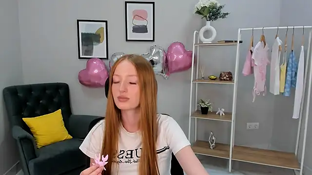 Felicia_Bernot webcam