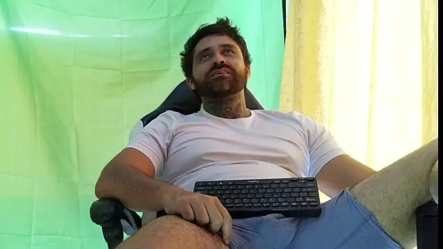 aronmiller404 webcam