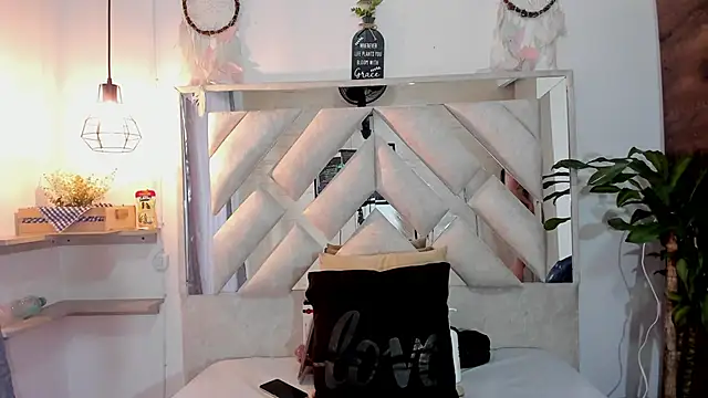 sofy_bonnet1 webcam