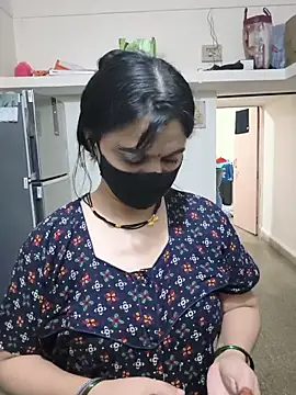 HeartlessGirl webcam
