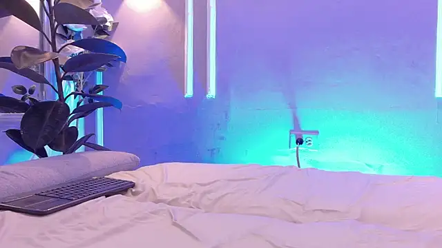 isa_kiss webcam