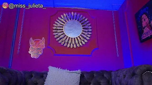 Julieta_Russell webcam