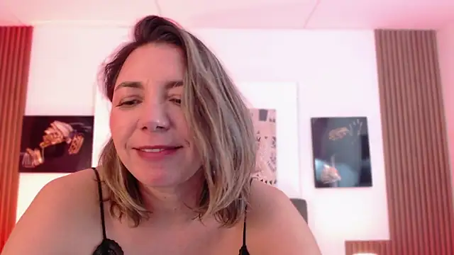 milfsecret69 webcam