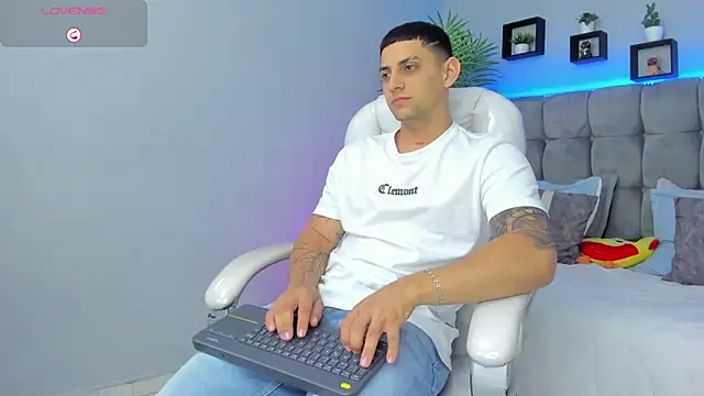 Alex_cute77 webcam