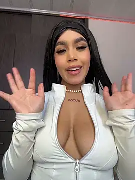 Tyra_malkovaa webcam