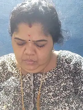 tamilthanushri (F milf) - Boobs flash