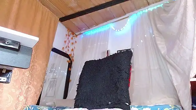 angel_bonbom webcam