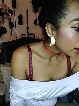 AmelieMartinez webcam