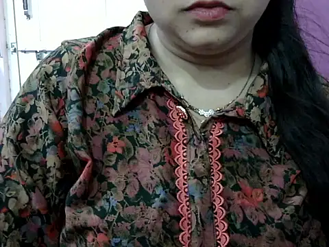 Cute_Aliyaa webcam