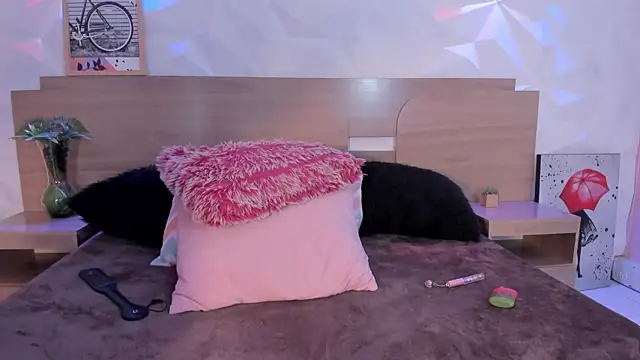 KittyVelve webcam