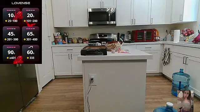 Blondiewithanass