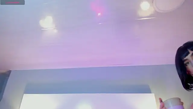 Luna_roose1 webcam