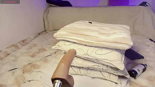 Madeline_Dreams webcam
