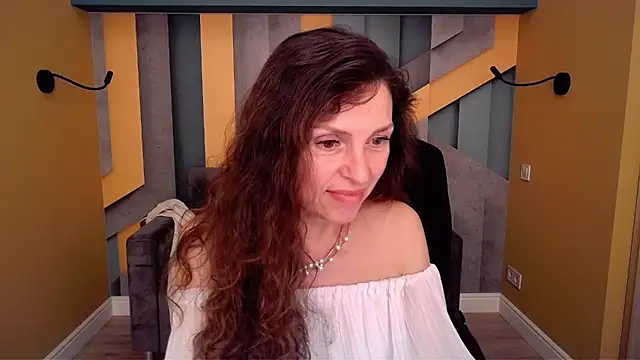 EllaLong webcam