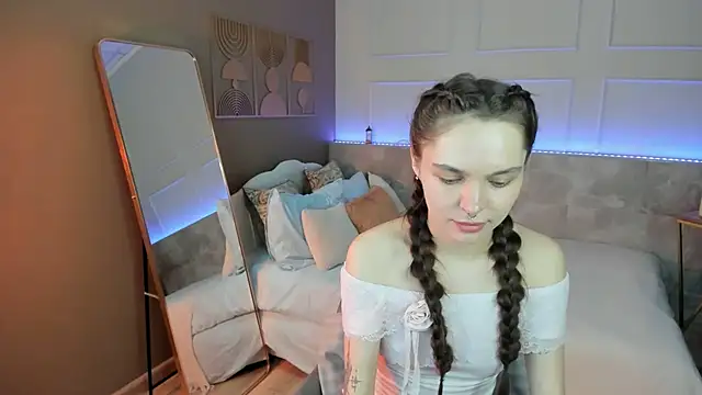 ChloeSunny webcam
