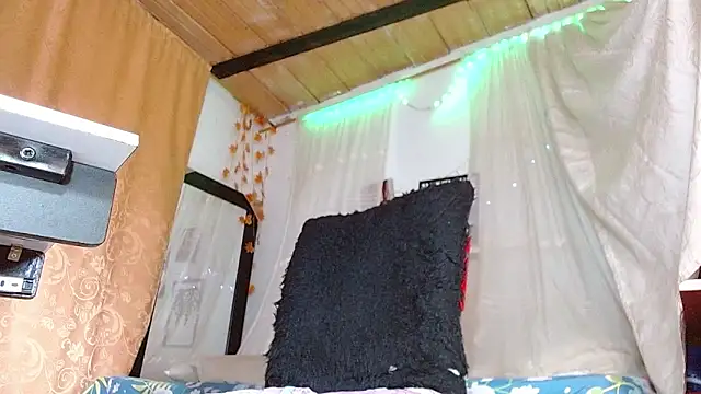angel_bonbom webcam