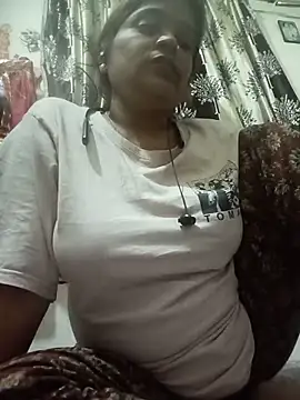 Trisha_71 webcam