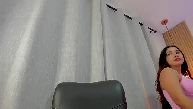 Victoria_Rosee webcam