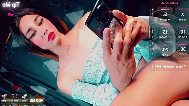 CharlotteBigCock webcam