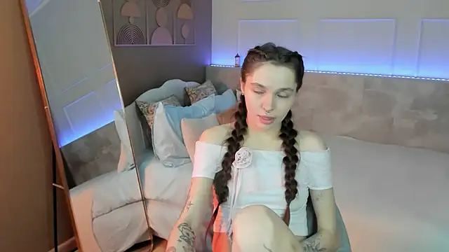 ChloeSunny webcam