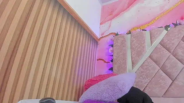baby_peach__ webcam