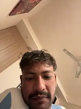 newdelhiBOY_ webcam