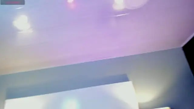 Luna_roose1 webcam