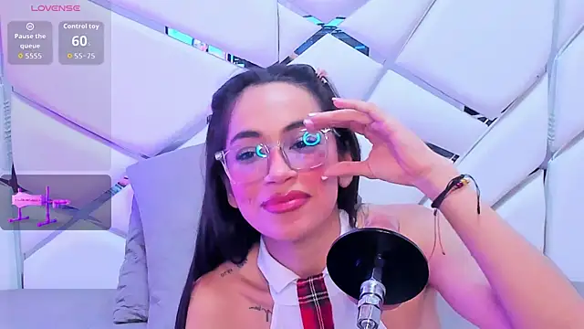 GabbieSkinny webcam