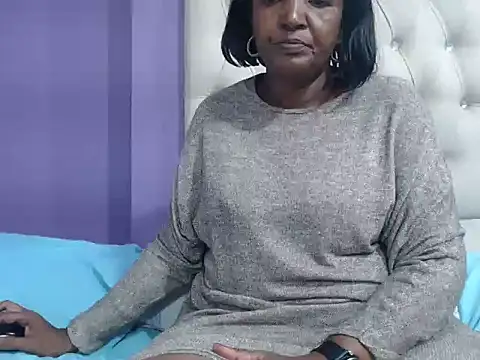 FatPussyDivaXX webcam