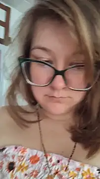 HunnyyLove webcam