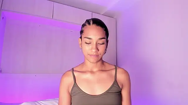 AnahiCollins webcam