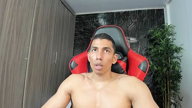 Erik_castle webcam