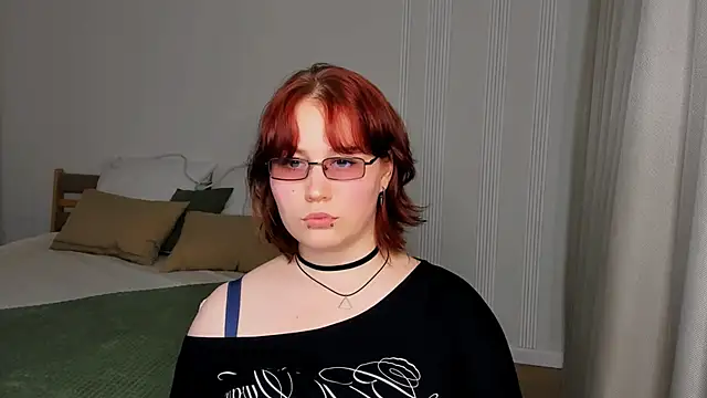 MiaLacrice webcam
