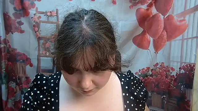 NeonilaLisova webcam