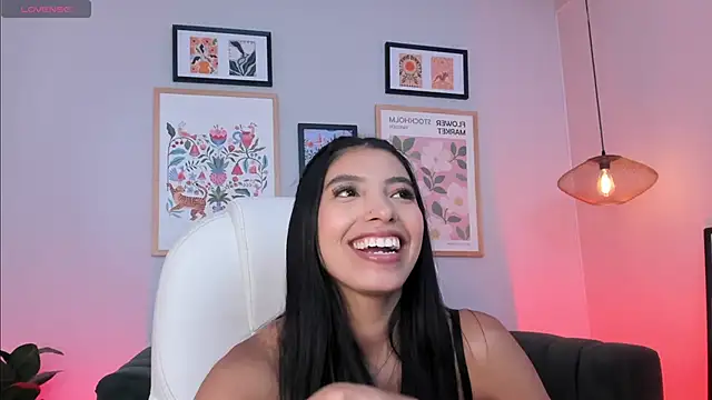 Tiffany_Low webcam